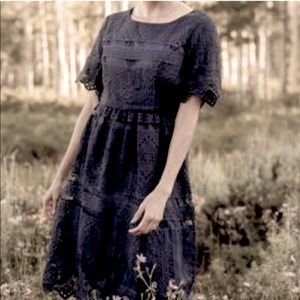 Piper+Scoot Black Crochet Lace Midi Dress ZB5